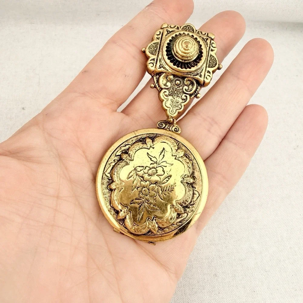 N/A clasp well jewelry